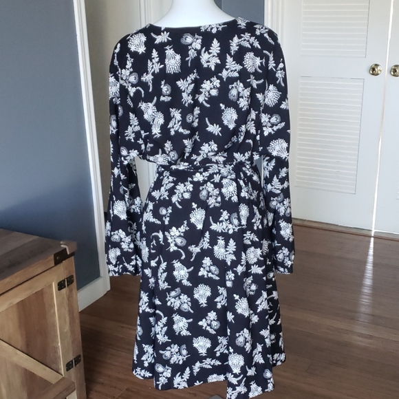 Loft Plus Wrap Dress - Picture 5 of 8